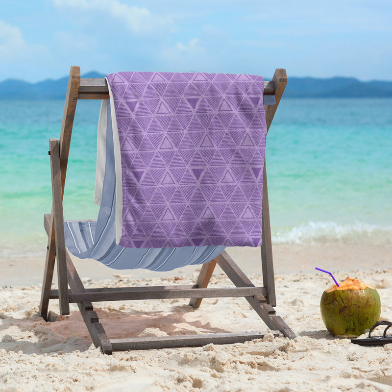 Serviette de plage classique à motif de triangles dessinés à la main, Bleu foncé / Air Force