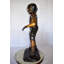 Statue de jeune garçon jouant au football en bronze, taille: 26 po x 14 po x H 43 po