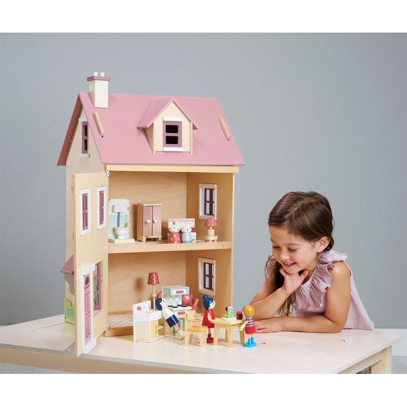 Countrysided Dollhouse