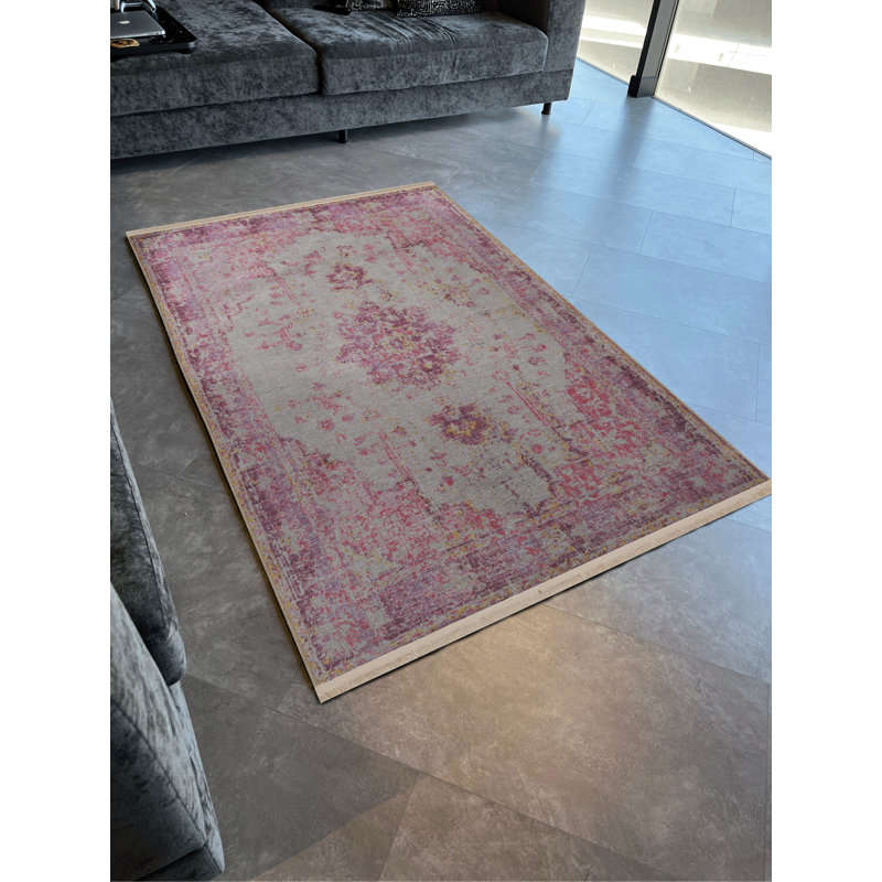 Tapis décoratif frangé à motif rose à motif traditionnel, Rectangle 4 pi 7 po x 6 pi 7 po