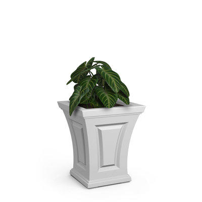 Cambridge 18in Tall Planter