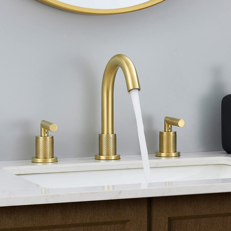 Robinet de salle de bain 8 pouces en or brossé à 2 poignées, 3 trous en acier inoxydable à large entraxe avec bonde escamotable et tuyaux d'alimentation, évier rotatif à 2 rotations 8 po 8 po et fonction de jet d'eau