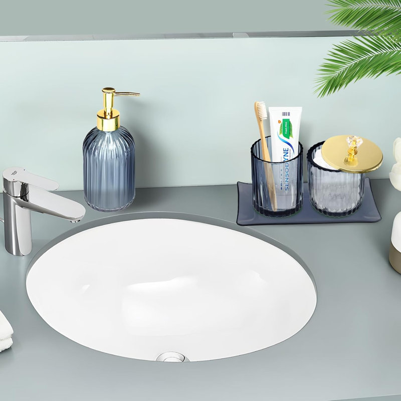 Bathroom accessory set