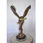 Statue aigle en action à la recherche de l'océan, proie en bronze 21 po x 18 po x H 35 po