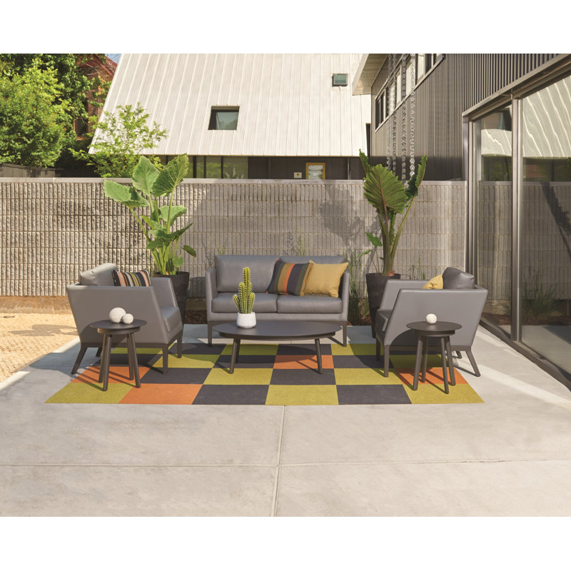 Eiland Outdoor Oval Coffee Table