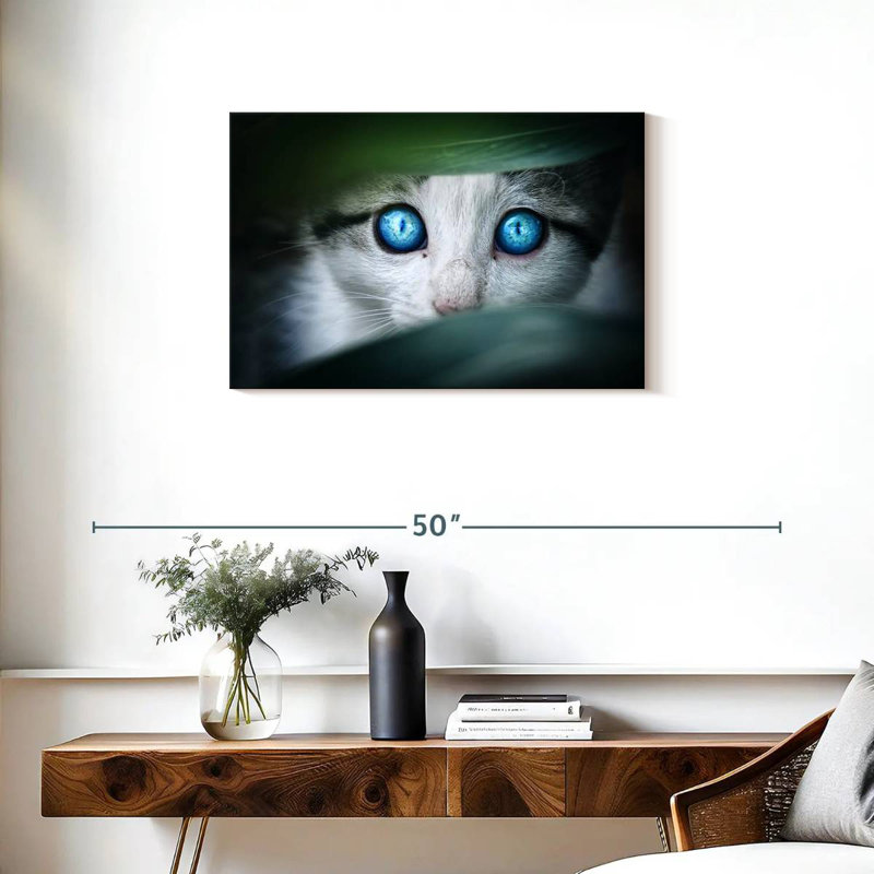 Brampt Crystal Eyed Cat