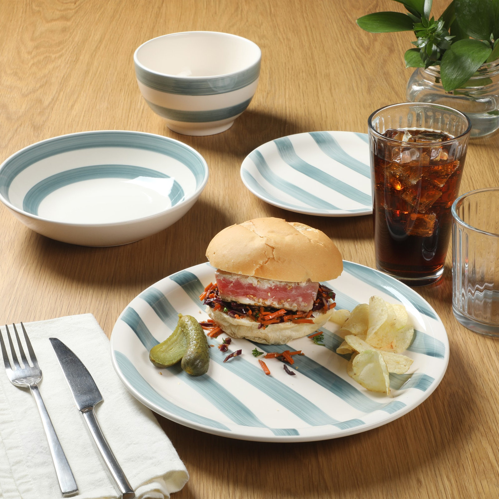 Gibson Home Kenwood Shores 16 Piece Stoneware Dinnerware Set, Service for 4, Blue