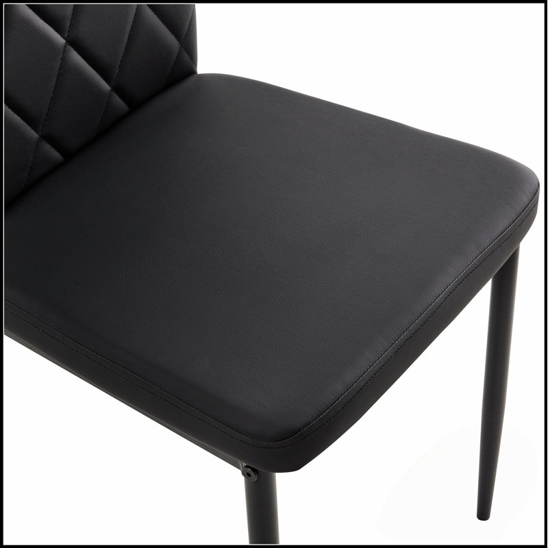 Ensemble de table de salle à manger 5 pièces avec table spacieuse et chaises confortables, parfait pour les repas en famille et les réceptions.