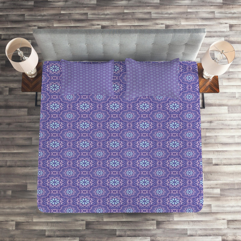 Polyester Coverlet, King Bedspread + 2 Standard Shams, Purple/Pink Geometric Shapes