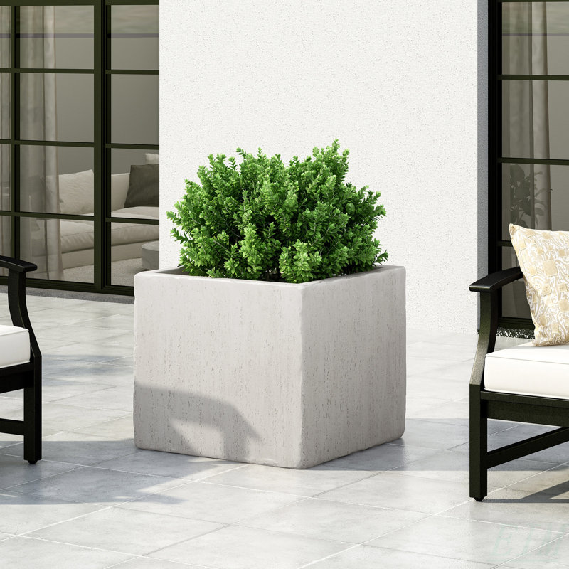 Ensemble de boîte à fleurs en béton Shiner, H 18,75 po x l 21,5 po x P 21,5 po, Blanc, 1