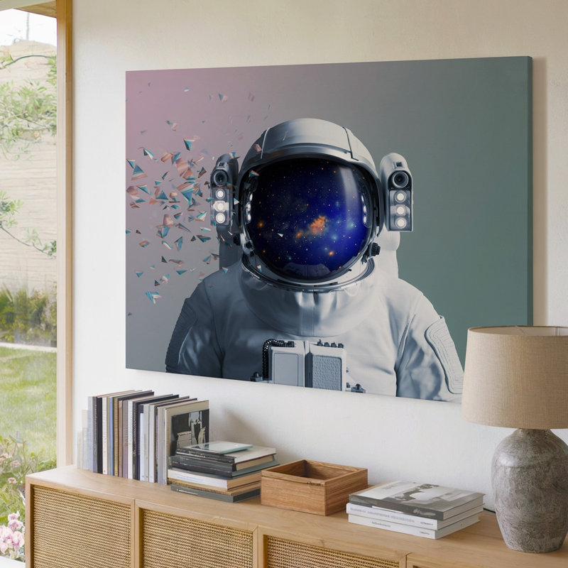 Toile, "Casque d'astronaute partiellement éclaté avec visière", art mural hypnotique, scène cosmique remplie de galaxies tourbillonnantes