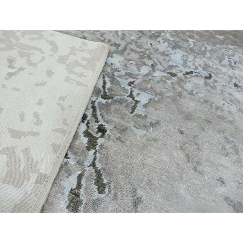 Tapis unique en soie noué à la main ivoire / gris 10 pi 2 po x 14 pi Bettine