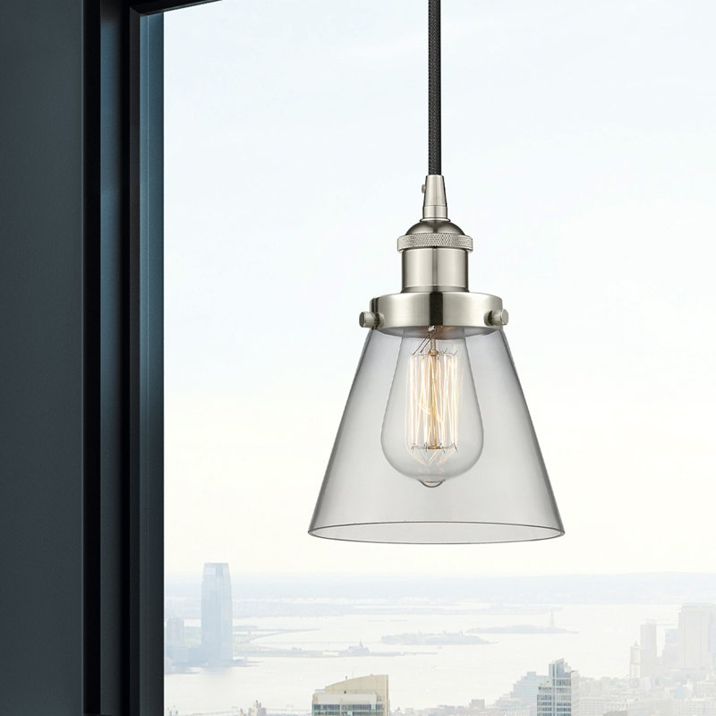 Mini-luminaire suspendu 1 lumière Cone, Clair, H 9,5 po x l 6,25 po x P 6,25 po, Nickel poli