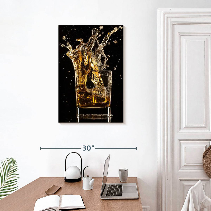 Yarlin éclaboussant du whisky glacé, H 30 po x l 20 po
