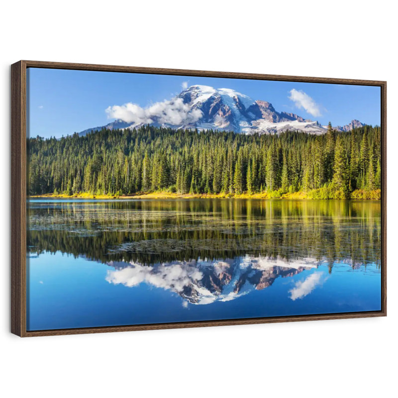 Lac alpin près du mont Rainier, Cadre flottant noyer, 40 po x 27 po