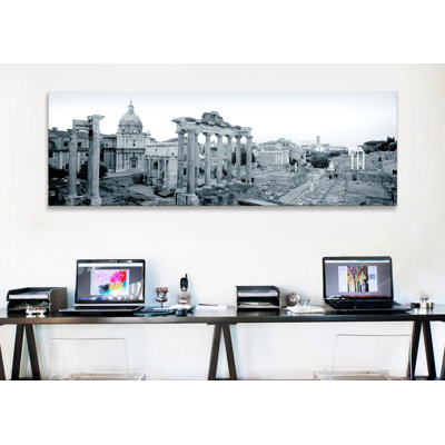 Ruines d'un vieux bâtiment, Rome, Italie # 2 par Panoramic Images - Reproduction d'art sur toile panoramique