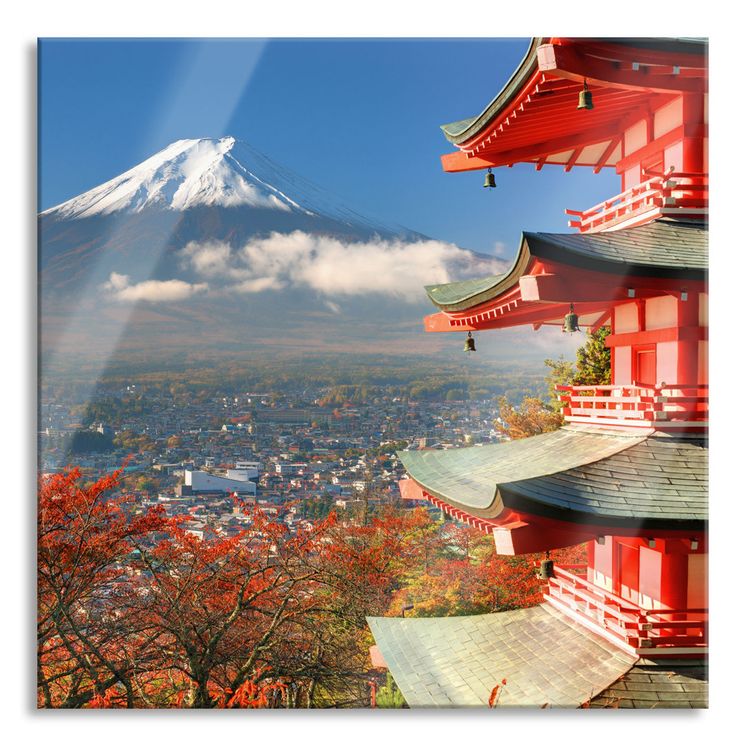 Ungerahmtes Foto auf Glas "Temple at Mount Fuji, Japan"