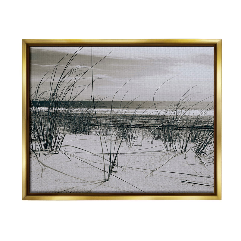 "Subtle Beach Reeds" par Graffitee Studios sur toile, H 17 po x l 21 po, Cadre flottant métallique doré