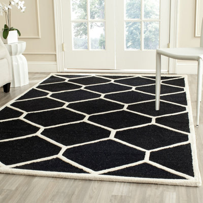 Deedgra Hand Tufted Wool Geometric Rug