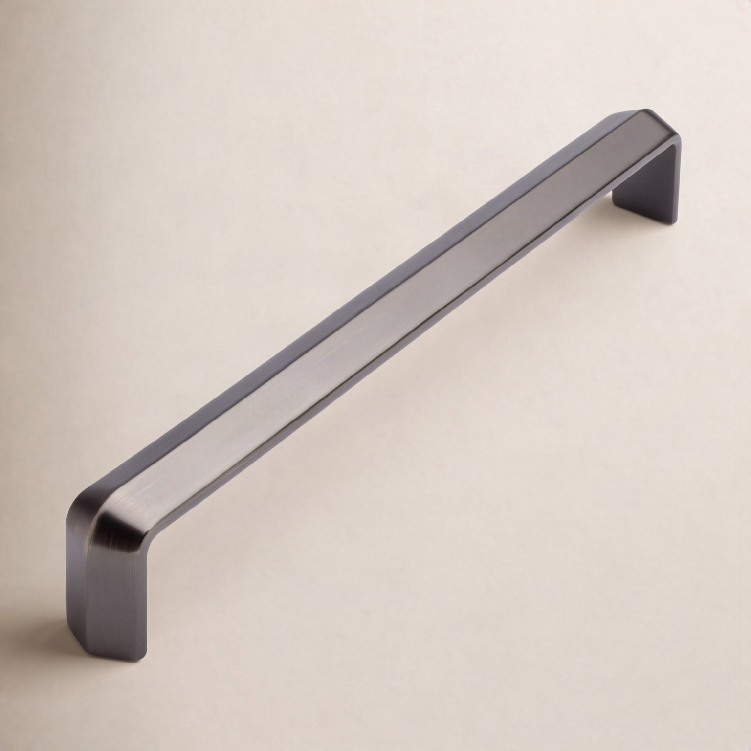 Eternity Bar Cabinet Pull, Gunmetal, 8"