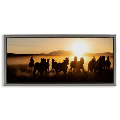 «Cowboy Silhouettes at Sunset», art mural encadré flottant par PHBurchett