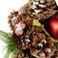 Ornement suspendu 5,5 "avec pomme de pin rouge et feuillage mélangé boule de Noël