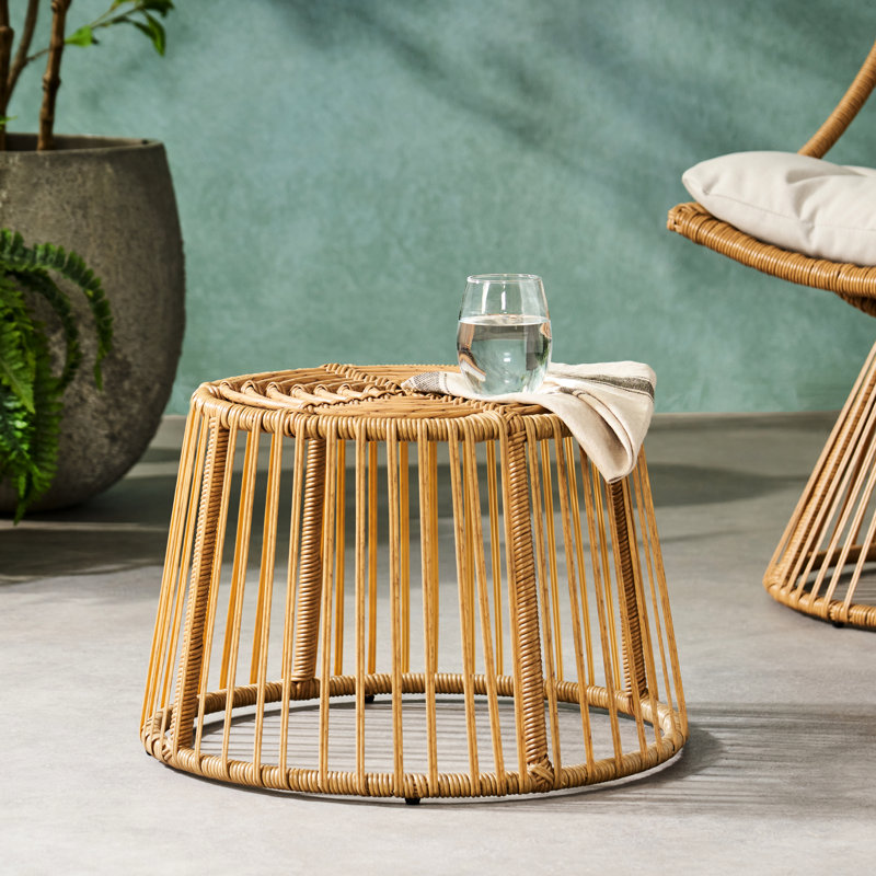 La table d'appoint avec structure en cage - parfaite pour les espaces extérieurs - brun ajoute une touche d'élégance à votre espace