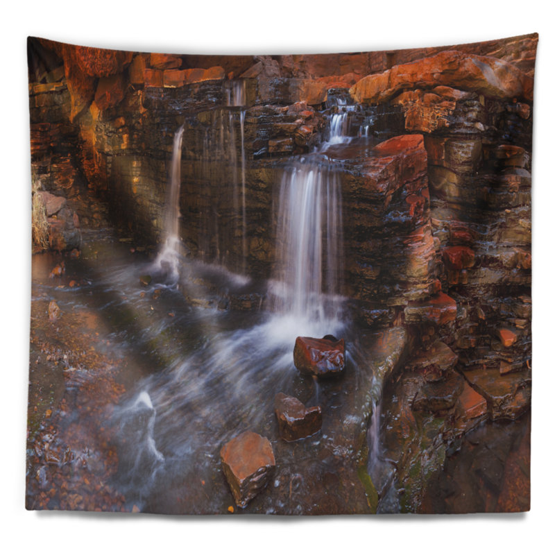 Paysage, cascade dans la tapisserie des gorges de Hancock, H 50 po x l 60 po