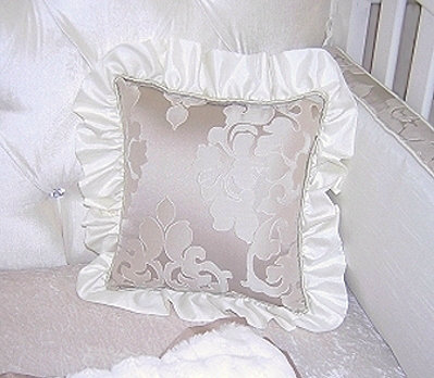 Deluna Pillow Cover & Insert