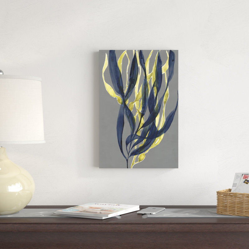 «Kelp Embrace I» par Jennifer Goldberger - peinture sur toile tendue, H 18 po x l 12 po