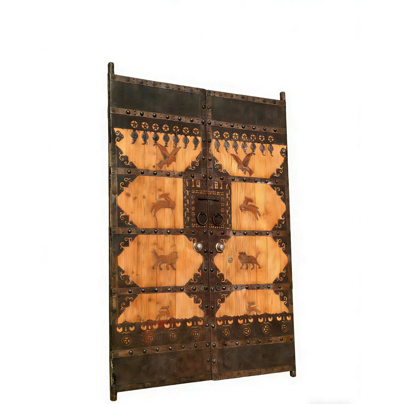 Paire de portes chinoises en bois du XIXe siècle avec ornements en fer forgé