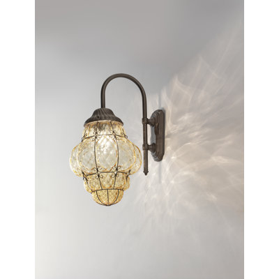 Classic Outdoor Wall Lantern