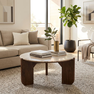 Table basse ronde en marbre et bois de manguier Adonia pour le salon - petite table d'appoint moderne avec base sculptée pour le bureau - 36 po, beige et brun