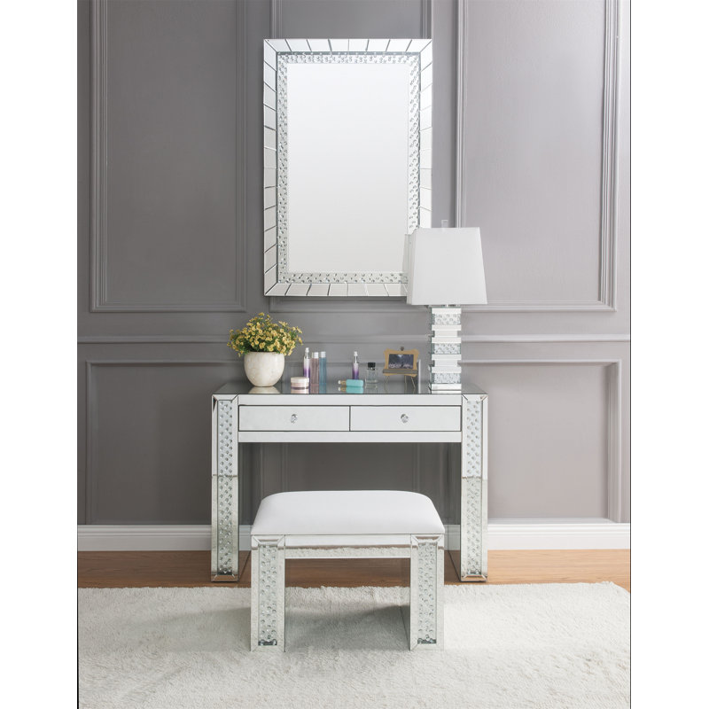 Nysa Ivory Synthetic Leather