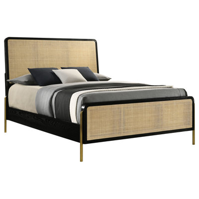 Grand lit à panneau noir, rembourrage rembourré pour une ambiance aérée et accueillante de la conception, lit à coins arrondis beige légèrement texturé, douceur, tête de lit basse haute