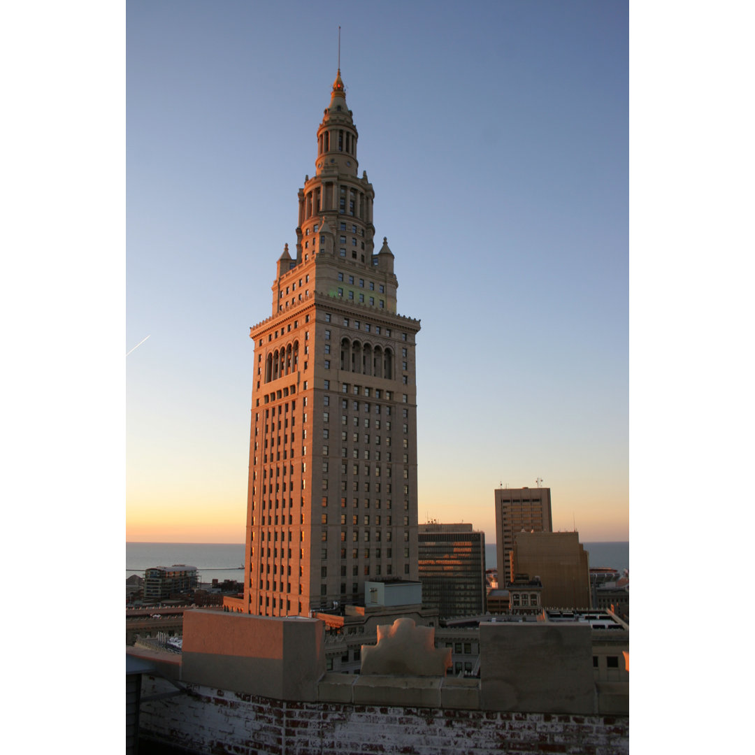 Terminal Tower von Ttichy - Gewickelte Leinwand Fotografie