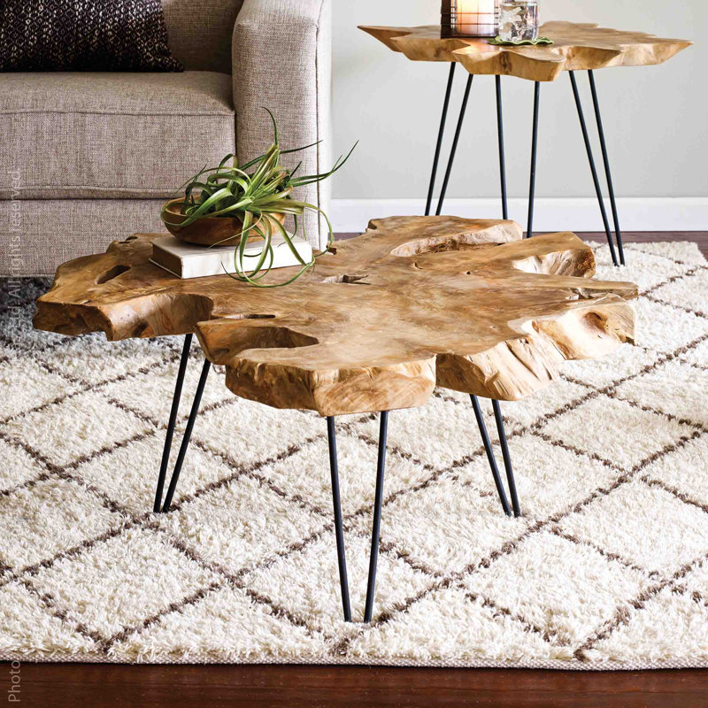 Table basse 3 pieds en bois massif Loredana