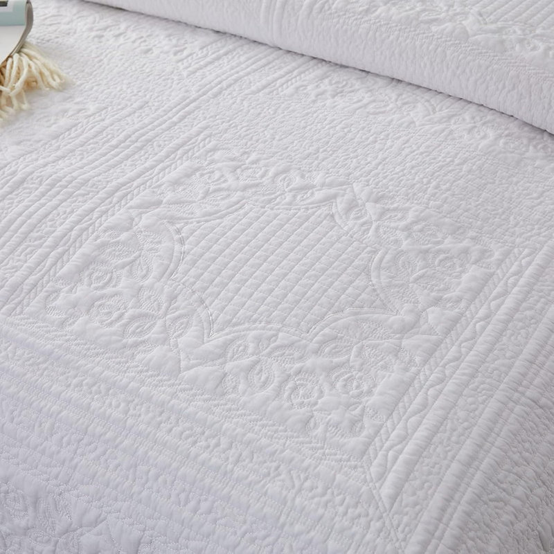 Twin Size White Cotton Matelassé Quilt Coverlet Set, 2-Piece Bedspread Bedding Set For Daybed Or Single Bed
