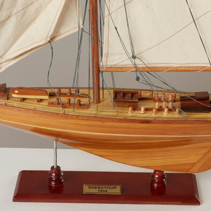 Petit bateau miniature Endeavour