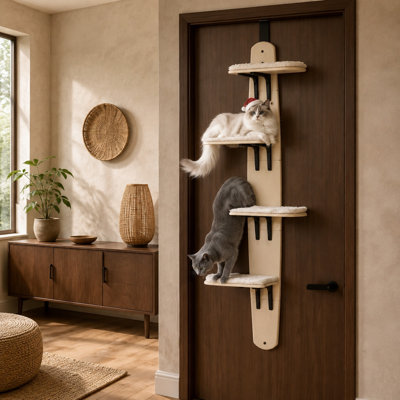Arbre à chat en bois à 4 niveaux à suspendre à une porte, conçu pour les chats d'intérieur, avec un tapis doux et une étagère suspendue peu encombrante qui augmente le niveau d'activité et soulage l'anxiété.