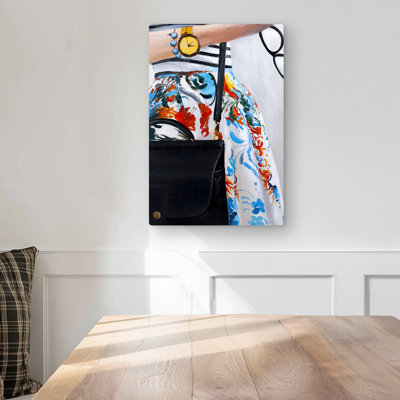 Fashionable Woman with Glasses - Figurative Metal Print Decor