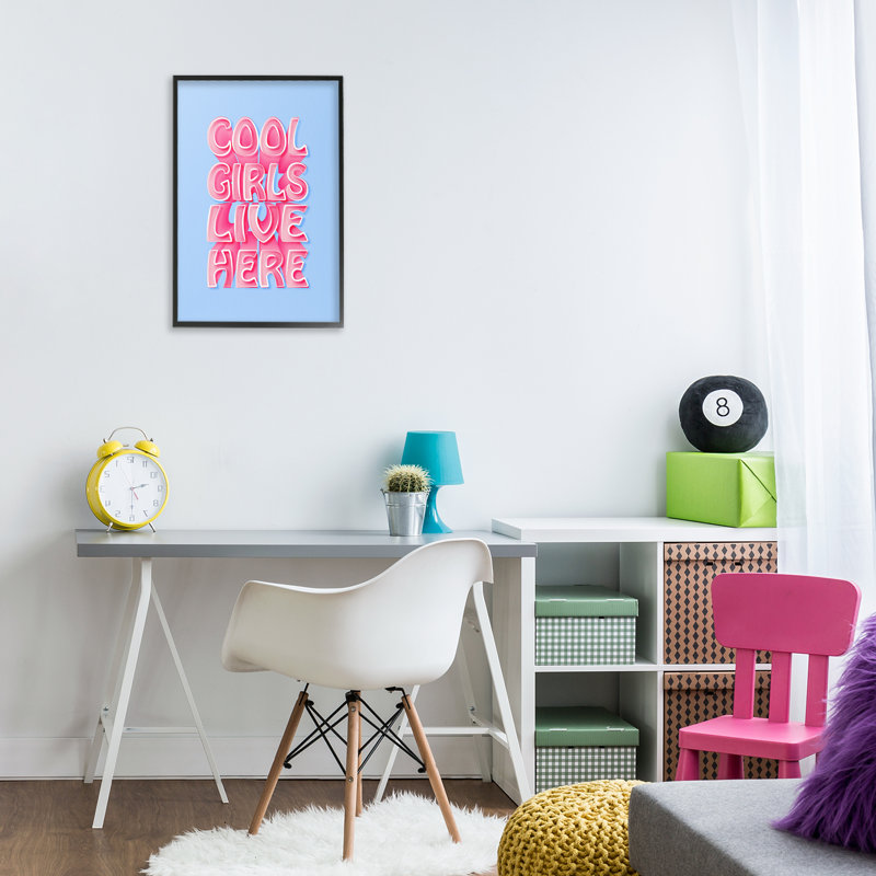 «Cool Girls Live Here», estampe numérique par Martina Pavlova, Giclée encadrée noir minuit, H 24 po x l 16 po