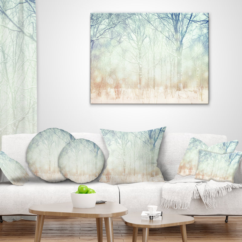 Hiver avec forêt brumeuse - coussin à imprimé paysage, 16 po x 1 po, Coussin décoratif