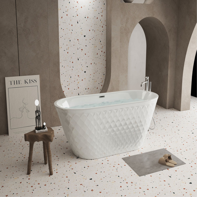 Baignoire autoportante en acrylique de 59 po avec motif à losanges unique: forme ovale spacieuse, finition blanc brillant, trop-plein chromé et bonde escamotable