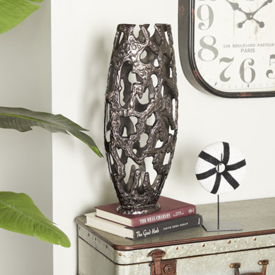 Vase en aluminium et métal