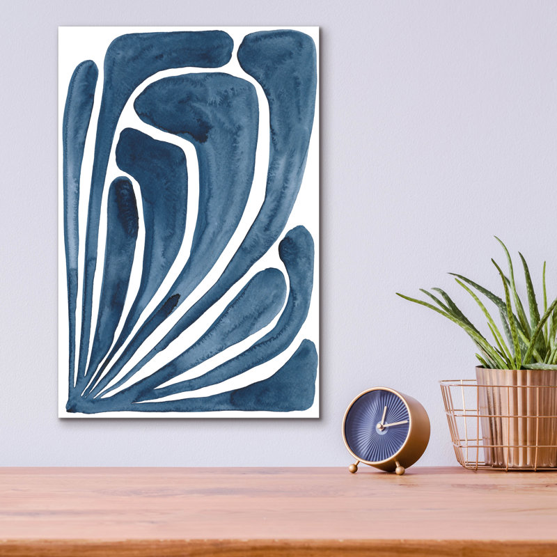 «Blue Stylized Leaf II» par Regina Moore, H 16 po x l 12 po x P 0,13 po