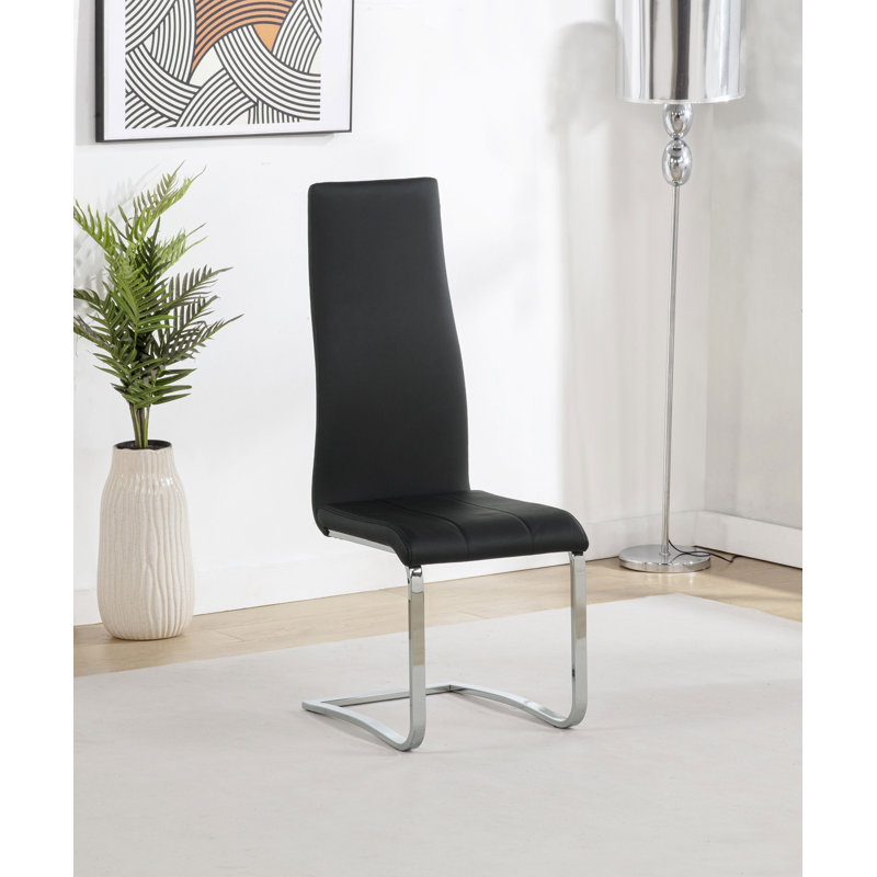 Chaise d'appoint rembourrée Angelisha, Noir, Chrome