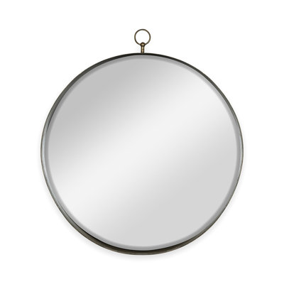 Miroir doré 24 po x 28 po avec cadre en fer. Ajoutez un élément glamour à votre salon, votre chambre à coucher, votre meuble-lavabo, votre entrée et votre couloir. Élégant