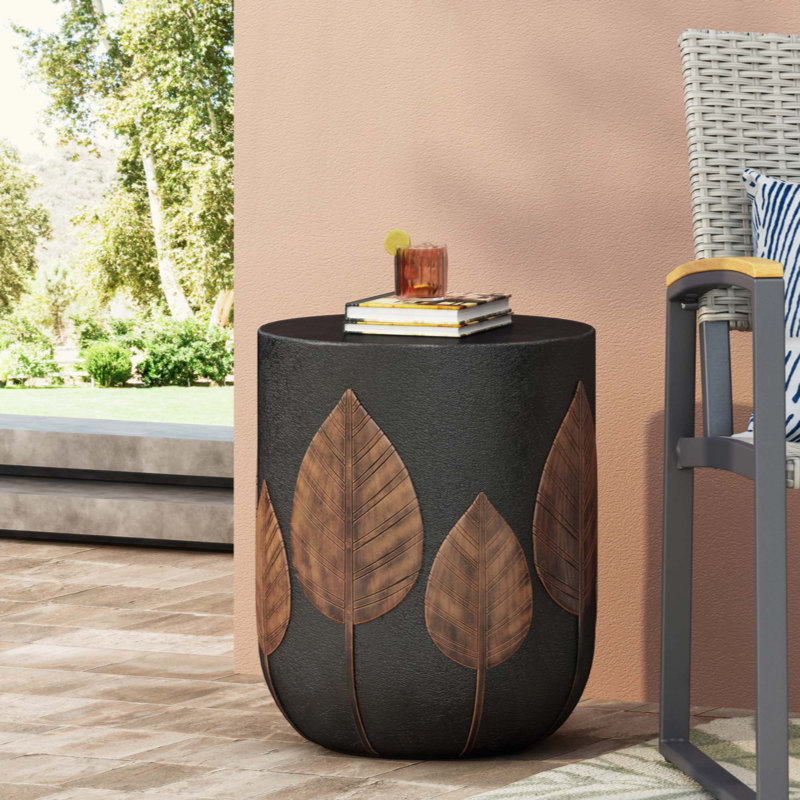 Table d'appoint d'extérieur en béton léger avec motif de feuilles, durable et élégante pour la décoration de patio