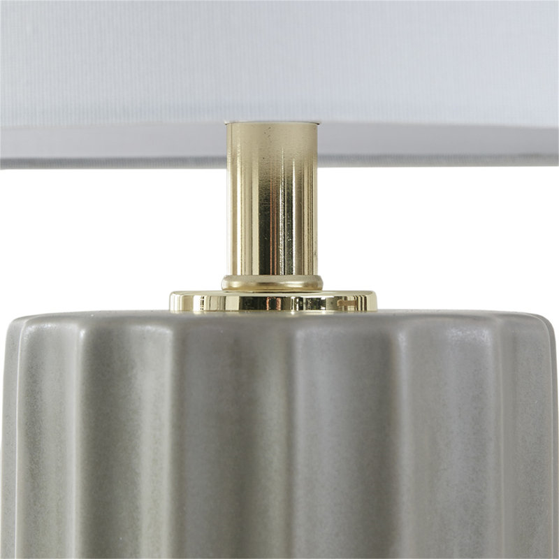 Lampe de table en céramique nervurée